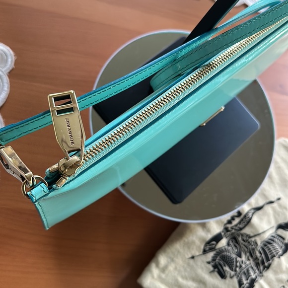 BURBERRY CLUTCH!!! Authentic with tags, care card and dust bag! - Picture 3 of 6